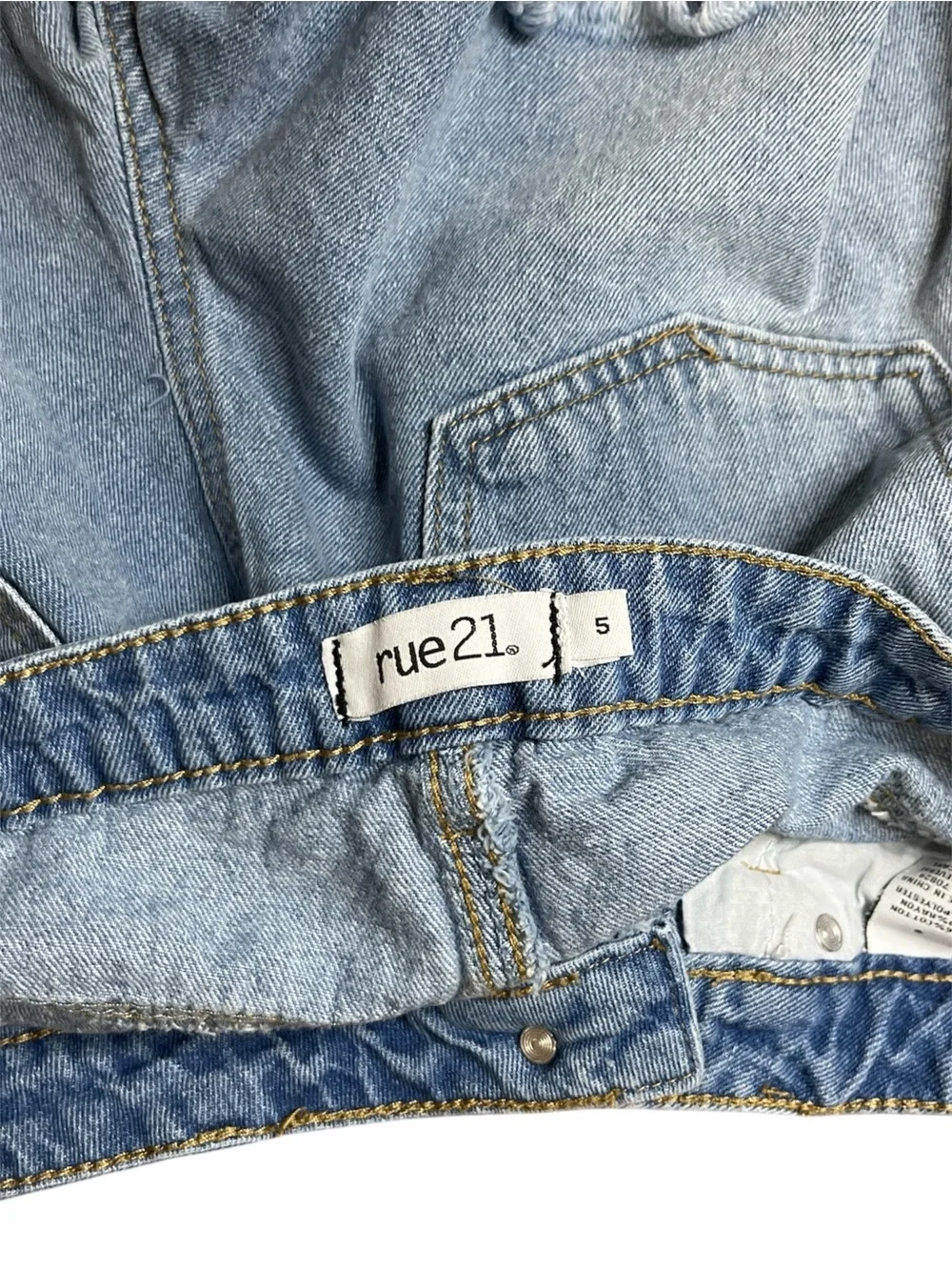 Rue21 distressed high rise denim shorts size 5 light wash cutoff frayed hem